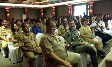 Menghadiri Seminar sistem pertahanan semesta Prop Bali TA 2018