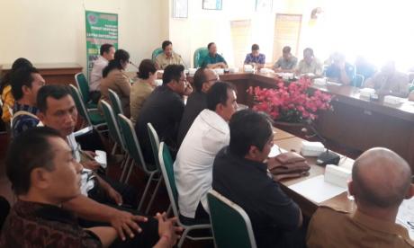 Rapat Membahas KAK Penelitian Lingkungan Sehat Pasar Tradisional di Kota Denpasar