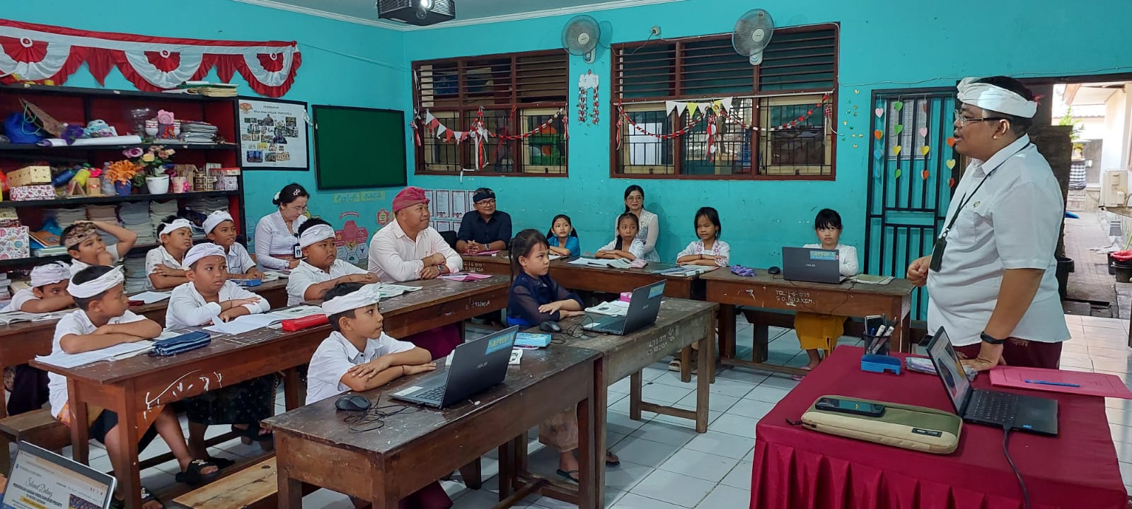 Kunjungan Lapangan Dalam Rangka Penilaian KIPRAH Tahap III Pada SDN 2 Kesiman