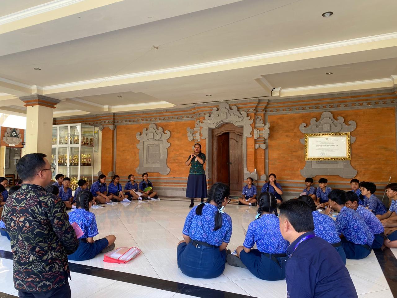 Kunjungan Lapangan Dalam Rangka Penilaian KIPRAH Tahap III Pada SMP Negeri 8 Denpasar