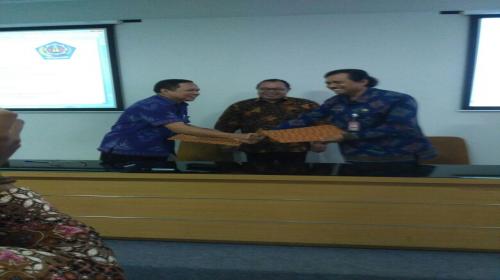 Acara Penandatanganan Perjanjian Kerja Sama antara Balitbang Kota Denpasar dengan Universitas Udayana 