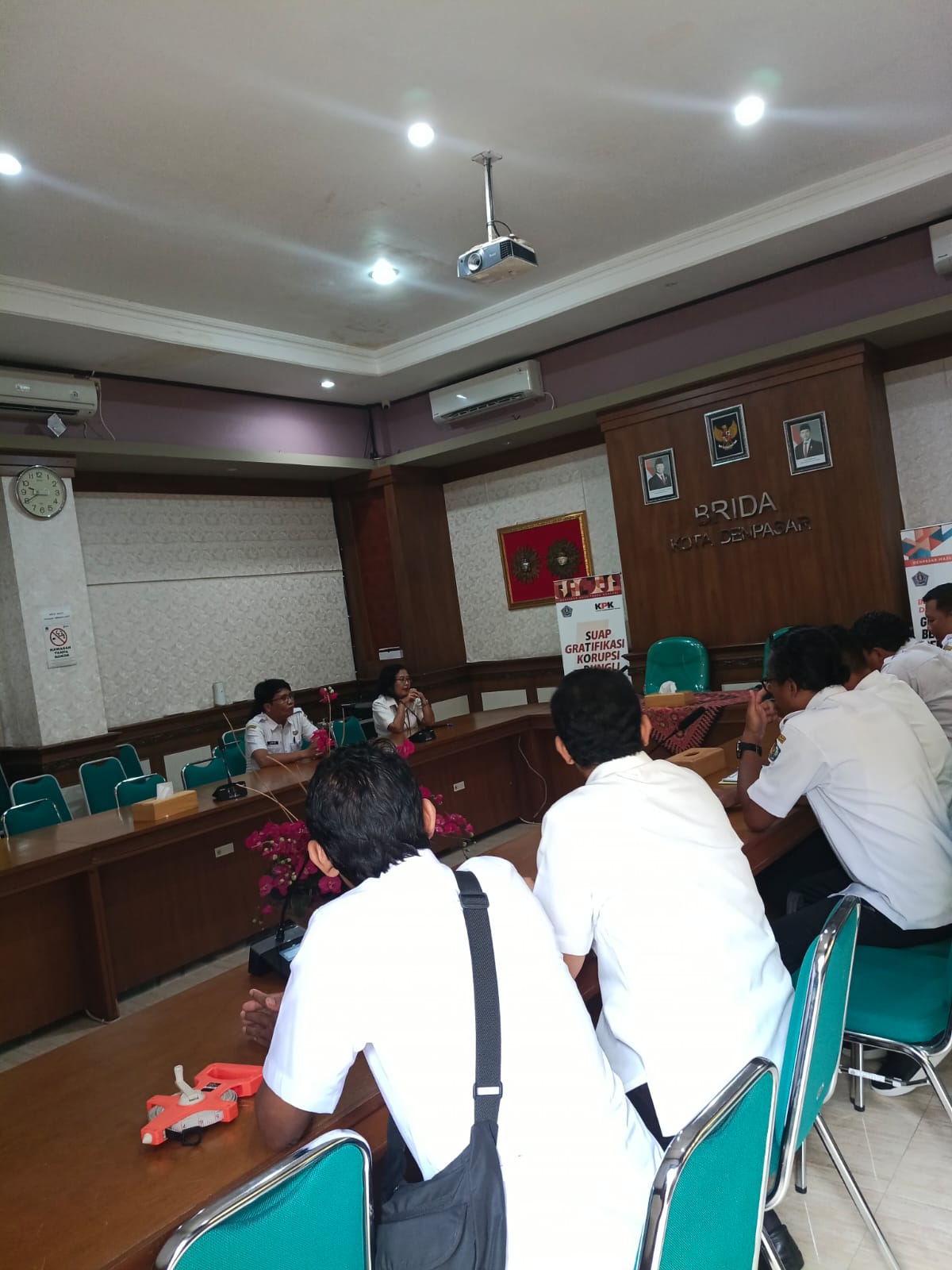Penerimaan Tim PUPR Dan Tim BPKAD Terkait penilaian Gedung Dan Bangunan