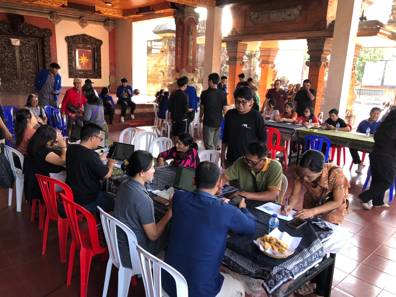 BRIDA Kota Denpasar Turut Berperan dalam Aktivasi IKD dan Pengecekan Data Perlindungan Sosial di Banjar Tainsiat