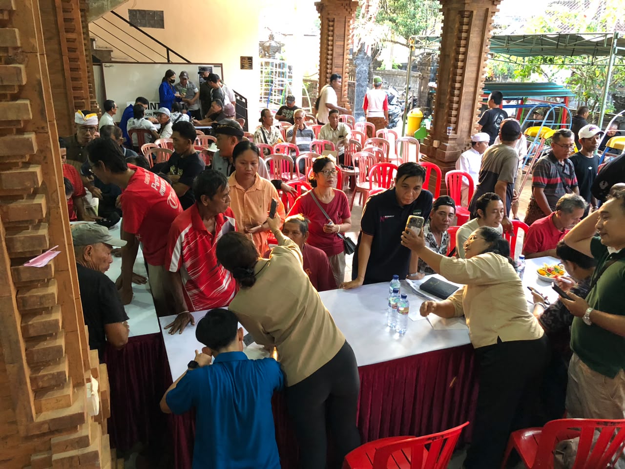 BRIDA Kota Denpasar Turut Berperan dalam Aktivasi IKD dan Pengecekan Data Perlindungan Sosial di Banjar Karang Sari